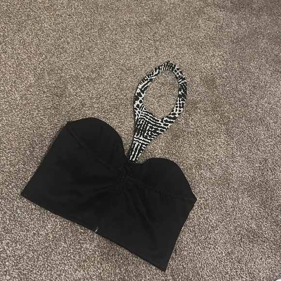 ASOS Black And White Corset Turtle Neck Crop Top Paint Splatter Look Size US 4 - Picture 3 of 7